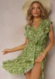 Zielona Rozkloszowana Midi Sukienka w Kwiaty z Wiskozy Ściągana w Talii Gumką Anicolas