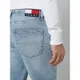 Tommy Jeans Jeansy o kroju straight fit z dodatkiem streczu model ‘Dad Jean’