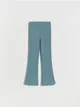 Spodnie typu flare, wykonane z bawełnianej tkaniny z dodatkiem elastycznych włókien. - jasnoturkusowy