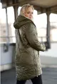 Oliwkowa długa zimowa kurtka pikowana z kapturem - Elenis