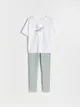 Piżama składająca się z t-shirtu i spodni, wykonana z bawełnianej dzianiny. - biały