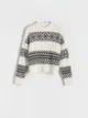 Sweter o prostym kroju, wykonany z dzianiny. - wielobarwny
