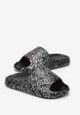 Czarne Płaskie Klapki z Pianki Ozdobione Printem Conidasa