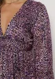 Fioletowa Sukienka Mini w Cętki z Trójkątnym Dekoltem Zwężana w Talii Dharsh