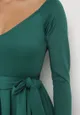 Zielona Rozkloszowana Sukienka Midi z Paskiem i Trójkątnym Dekoltem Lunasky